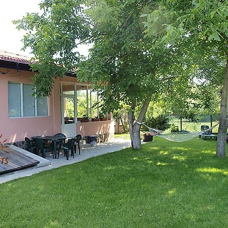Nadya Holiday Home Krapets  Esterno foto