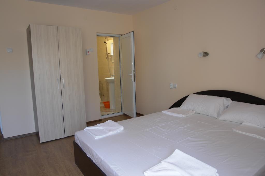 Nadya Holiday Home Krapets  Esterno foto