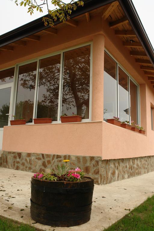 Nadya Holiday Home Krapets  Esterno foto