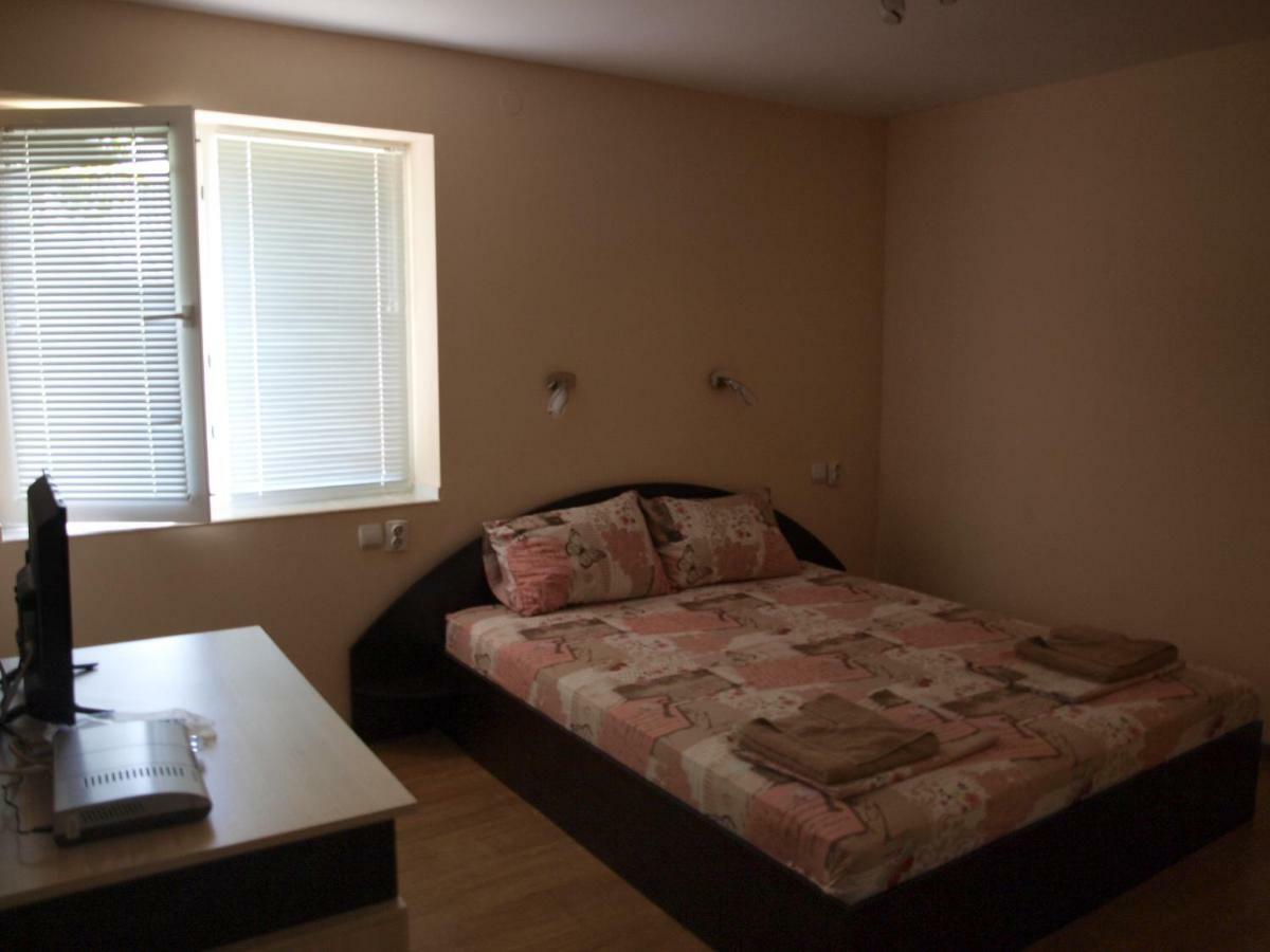 Nadya Holiday Home Krapets  Esterno foto
