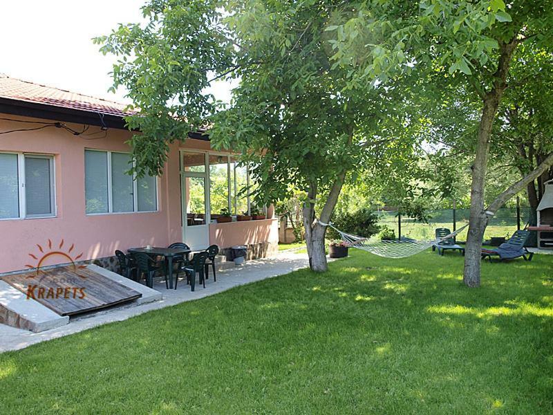 Nadya Holiday Home Krapets  Esterno foto