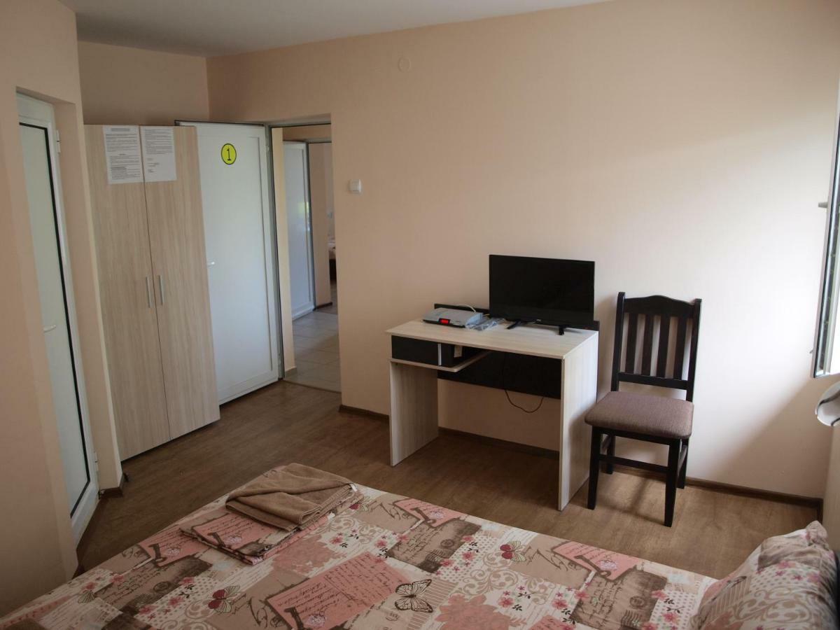 Nadya Holiday Home Krapets  Esterno foto